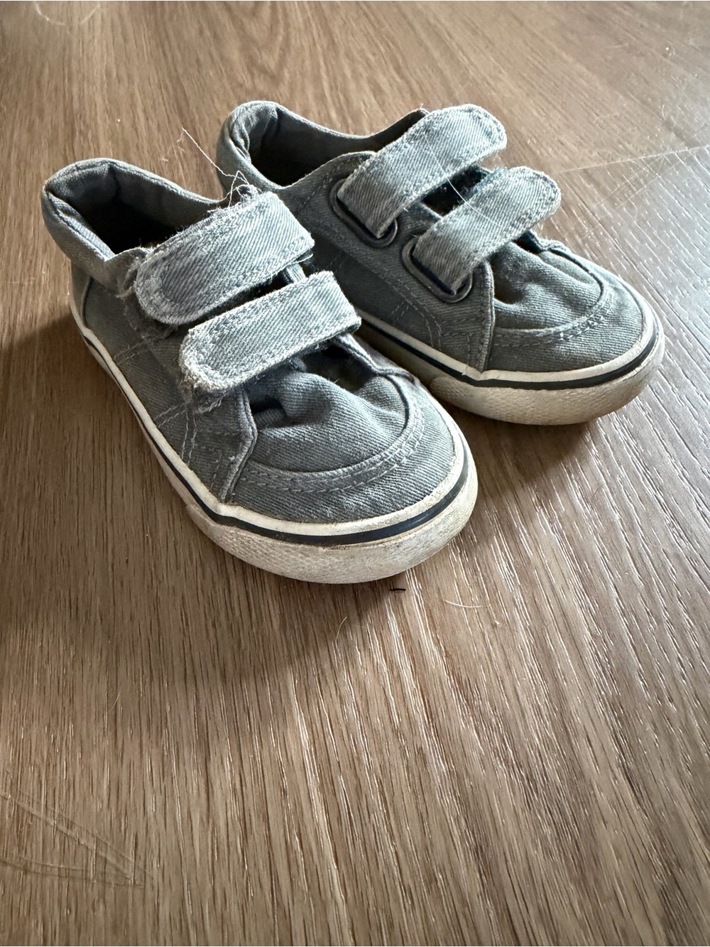 Cat & Jack Gray Canvas Hook & Loop Toddler Sneakers Size 5